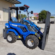 Bee Loader with 950kg lift capacity